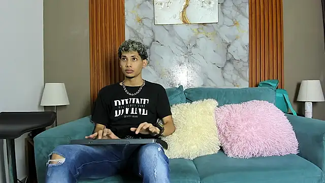 Snapshot of YOUNG_BOYS_HELL chatting on March 6, 1:13 am YOUNG BOYS HELL online show from March 6, 1:13 am