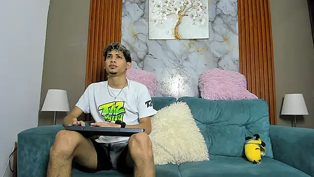 Snapshot of YOUNG_BOYS_HELL chatting on March 13, 1:12 am YOUNG BOYS HELL online show from March 13, 1:12 am