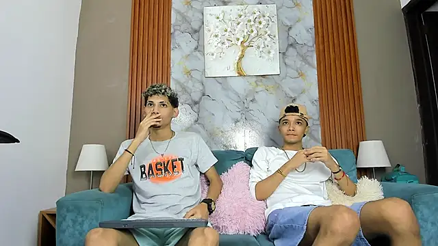 Snapshot of YOUNG_BOYS_HELL chatting on March 17, 1:21 am YOUNG BOYS HELL online show from March 17, 1:21 am