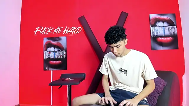 Snapshot of YOUNG_BOYS_HELL chatting on March 22, 11:19 pm YOUNG BOYS HELL online show from March 22, 11:19 pm