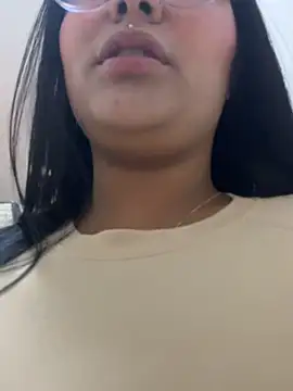 AprilBom online show from March 27, 11:10 am