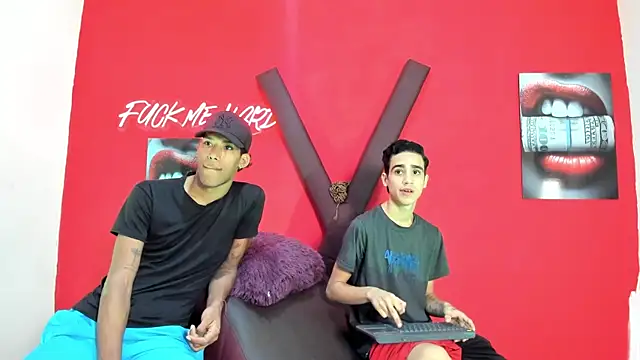 GREEN BOYS online show from February 24, 7:28 am