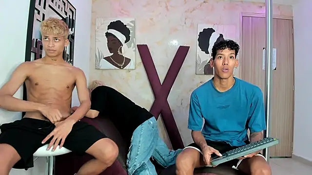 GREEN BOYS online show from March 29, 5:07 am