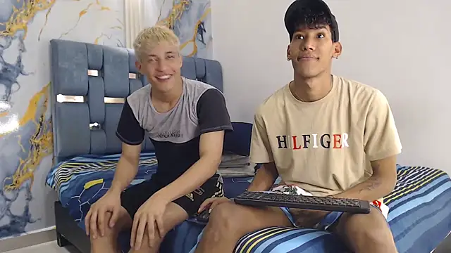 GREEN BOYS online show from April 2, 7:22 pm