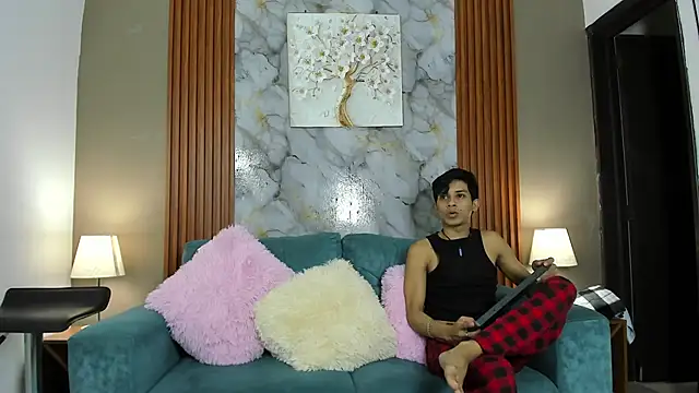 Snapshot of YUMMY_BRO chatting on February 14, 7:27 am YUMMY BRO online show from February 14, 7:27 am