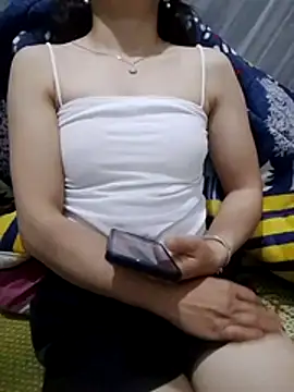 Snapshot of Thobaby112 chatting on April 14, 8:37 pm Thobaby112 online show from April 14, 8:37 pm