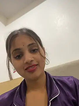 samayra1144 online show from May 30, 8:39 pm