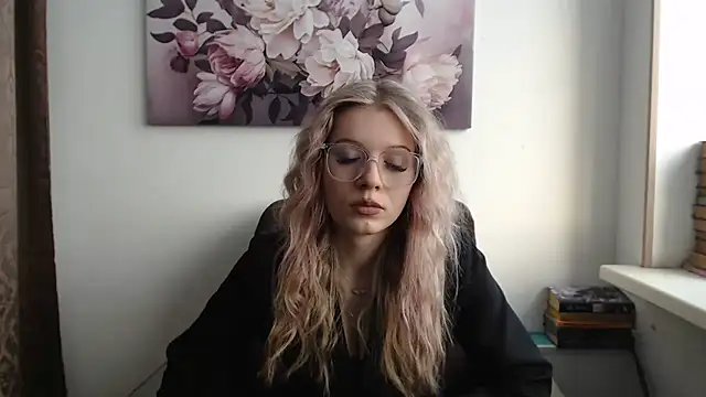 Snapshot of Jennifer_88 chatting on February 20, 2:30 am Jennifer 88 online show from February 20, 2:30 am