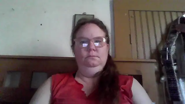 Snapshot of naughty_queen1 chatting on May 4, 11:06 am naughty queen1 online show from May 4, 11:06 am