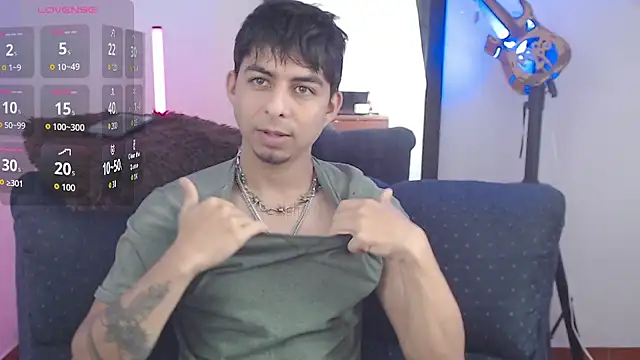 Snapshot of polloCol4U chatting on May 11, 5:35 am polloCol4U online show from May 11, 5:35 am
