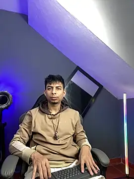 Snapshot of polloCol4U chatting on June 9, 6:14 am polloCol4U online show from June 9, 6:14 am