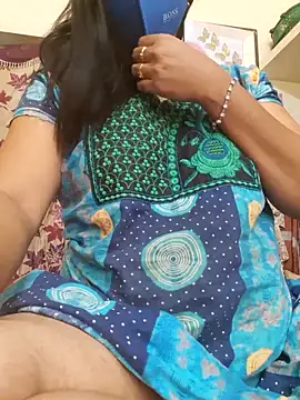 Snapshot of Tamil_Luckly_girl chatting on June 22, 3:47 am Tamil Luckly girl online show from June 22, 3:47 am