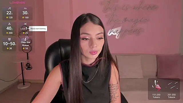 JulietteMoreau online show from May 4, 7:54 pm