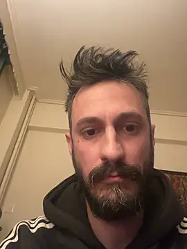 Snapshot of livegreek chatting on March 14, 4:45 pm livegreek online show from March 14, 4:45 pm