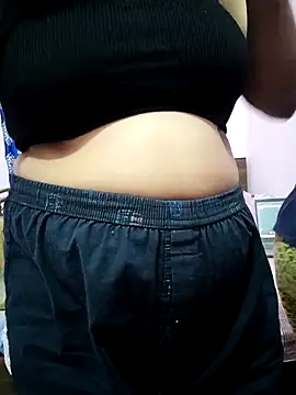 BustyHotWifey online show from March 31, 6:30 pm