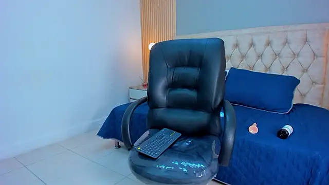 Hxxyro online show from March 13, 1:40 pm