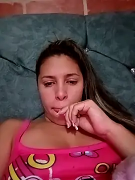 Snapshot of kiki_milu chatting on March 14, 6:08 am kiki milu online show from March 14, 6:08 am