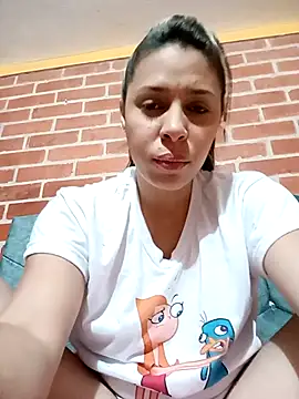 Snapshot of kiki_milu chatting on March 23, 3:43 am kiki milu online show from March 23, 3:43 am