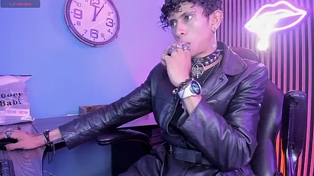 Maximoking26 online show from March 13, 3:35 am