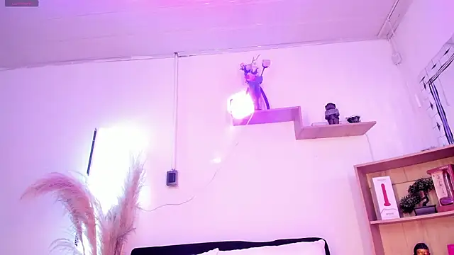 Snapshot of Tylla__ chatting on May 30, 5:21 pm Tylla online show from May 30, 5:21 pm
