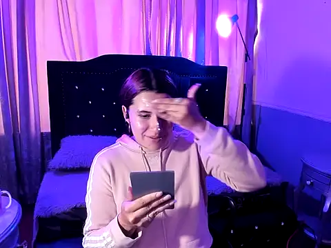 sara gray   online show from April 2, 9:01 pm