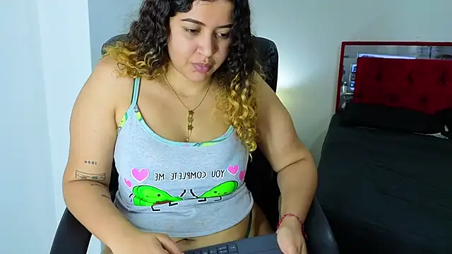 goodgirlxxl online show from April 28, 2:27 am