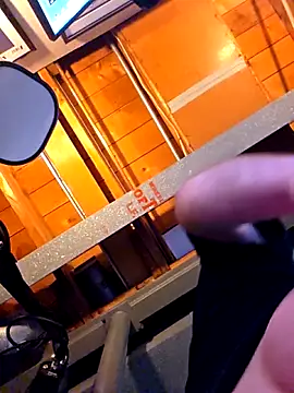 DLCheeks online show from February 15, 9:00 pm