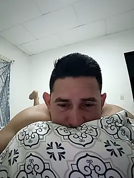 Snapshot of guayabitamen1992 chatting on February 15, 3:03 am guayabitamen1992 online show from February 15, 3:03 am