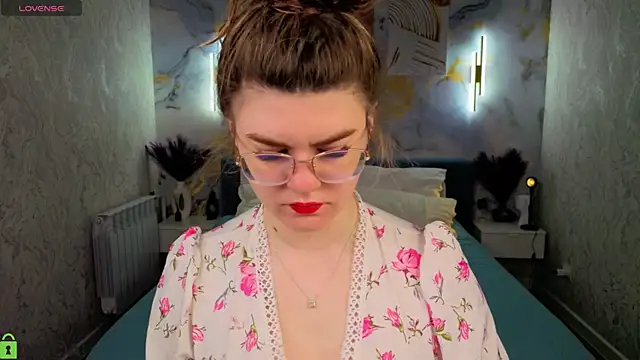 zoe j0y online show from April 1, 2:12 am