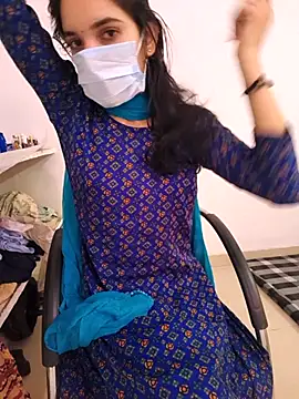 Snapshot of tanzum_khan3202 chatting on April 3, 6:33 am tanzum khan3202 online show from April 3, 6:33 am