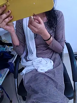 Snapshot of tanzum_khan3202 chatting on April 4, 5:49 am tanzum khan3202 online show from April 4, 5:49 am