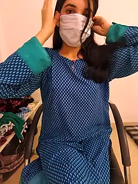 Snapshot of tanzum_khan3202 chatting on April 8, 7:30 am tanzum khan3202 online show from April 8, 7:30 am