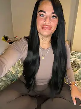 Snapshot of Darkfantisyx chatting on February 22, 4:16 pm Darkfantisyx online show from February 22, 4:16 pm