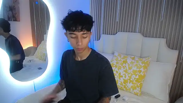 Aiden Rivers  online show from March 7, 12:46 pm