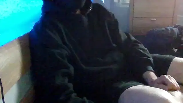 Snapshot of Blackklu chatting on March 29, 3:45 pm Blackklu online show from March 29, 3:45 pm