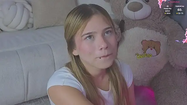 Snapshot of DollfaceInk chatting on March 18, 5:38 pm DollfaceInk online show from March 18, 5:38 pm