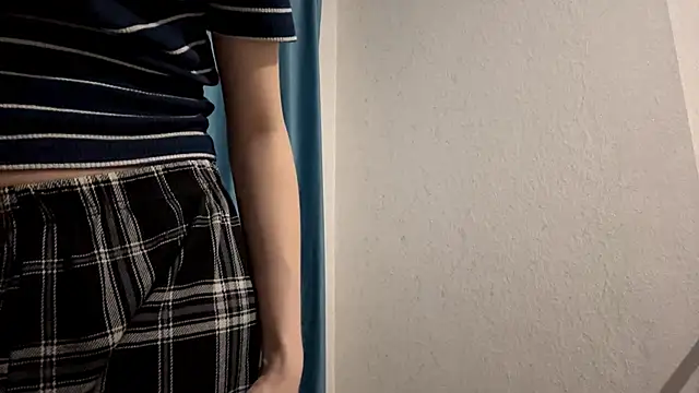 Snapshot of StaticBliss chatting on March 5, 7:21 pm StaticBliss online show from March 5, 7:21 pm