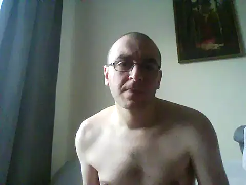 Snapshot of daniel3755 chatting on February 25, 2:37 pm daniel3755 online show from February 25, 2:37 pm