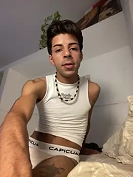 Snapshot of Lezaa chatting on February 15, 8:49 pm Lezaa online show from February 15, 8:49 pm