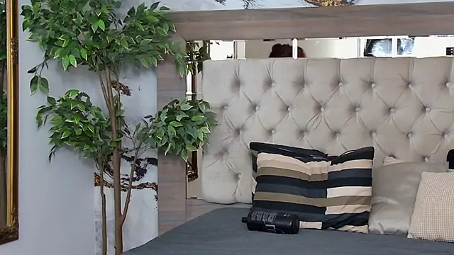 Snapshot of VioletVIP chatting on March 17, 5:16 pm VioletVIP online show from March 17, 5:16 pm