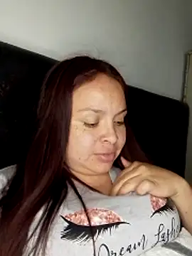 Snapshot of Liz1993 chatting on February 17, 3:03 am Liz1993 online show from February 17, 3:03 am