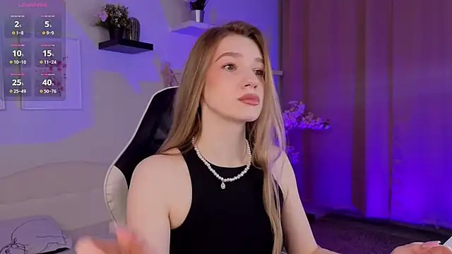 Snapshot of Vanessa__Lui chatting on February 17, 10:45 am Vanessa Lui online show from February 17, 10:45 am