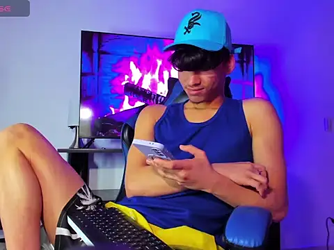 Snapshot of Lyam_Russo chatting on March 11, 4:29 am Lyam Russo online show from March 11, 4:29 am