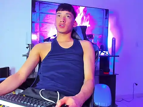 Snapshot of Lyam_Russo chatting on March 17, 5:22 am Lyam Russo online show from March 17, 5:22 am