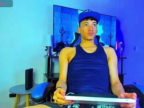 Snapshot of Lyam_Russo chatting on March 24, 4:28 am Lyam Russo online show from March 24, 4:28 am