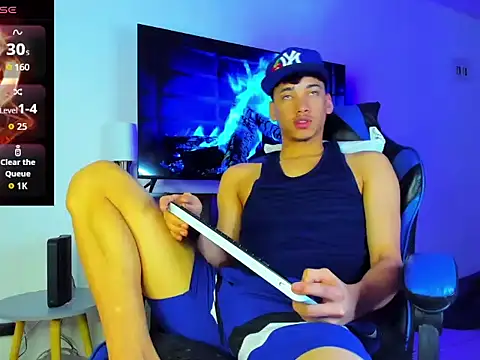 Snapshot of Lyam_Russo chatting on March 26, 8:42 am Lyam Russo online show from March 26, 8:42 am