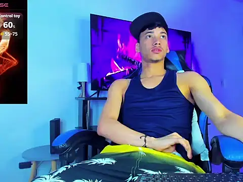 Snapshot of Lyam_Russo chatting on March 28, 6:13 am Lyam Russo online show from March 28, 6:13 am