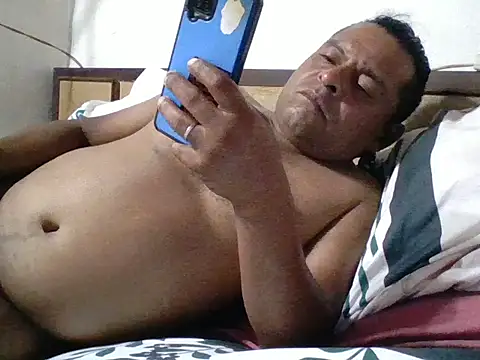 Snapshot of DesexedCooler chatting on March 20, 1:43 am DesexedCooler online show from March 20, 1:43 am