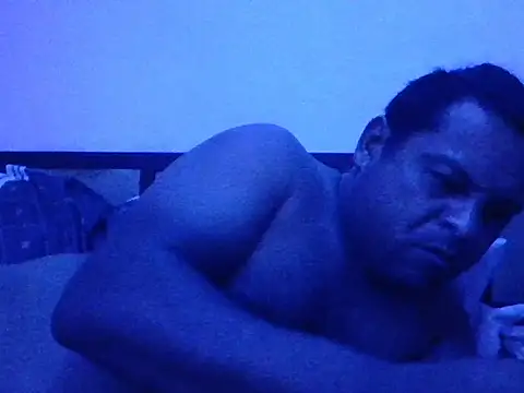 Snapshot of DesexedCooler chatting on April 10, 2:28 am DesexedCooler online show from April 10, 2:28 am