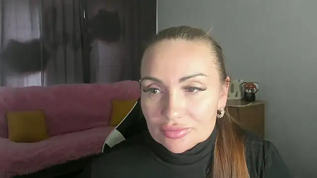 StripGyrl online show from April 27, 7:28 am